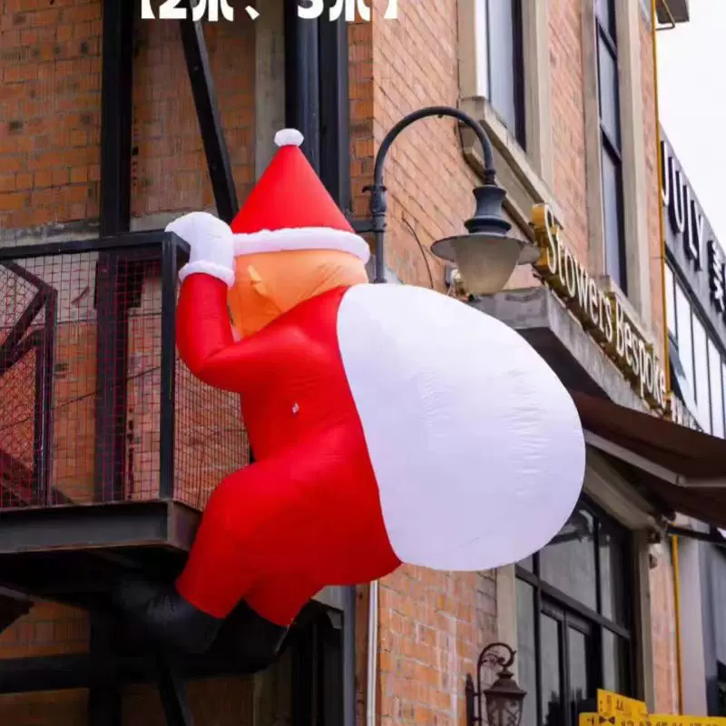 Ông già noel leo tường