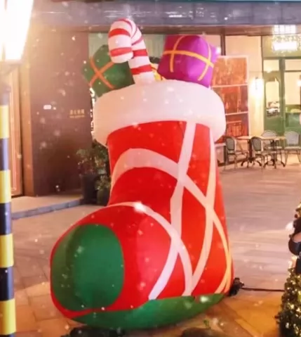 Giày noel khổng lồ