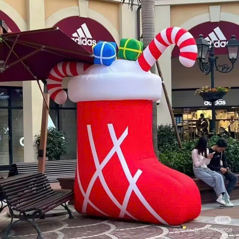 Giày noel khổng lồ