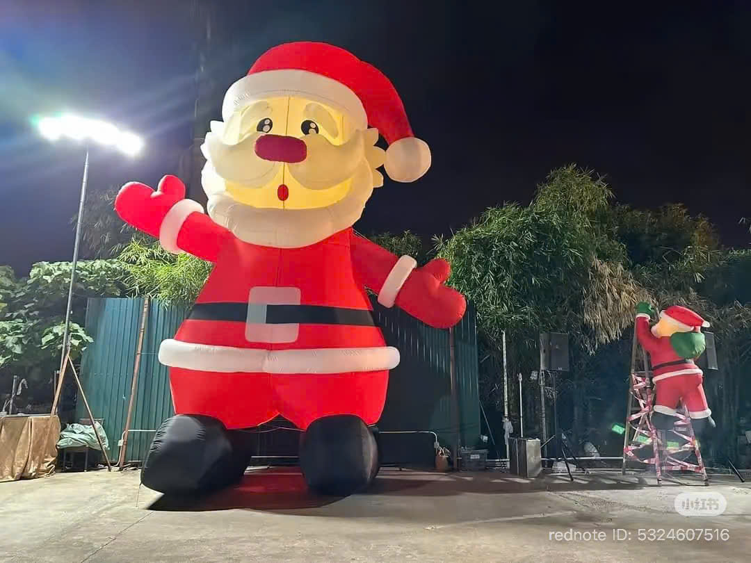 Ông già noel đứng