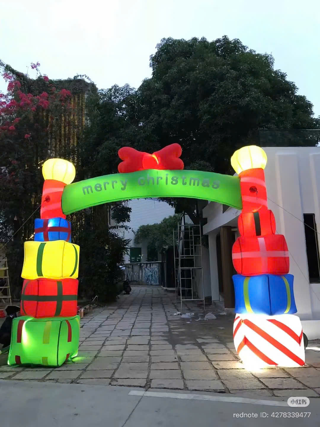 Cổng hộp quà noel