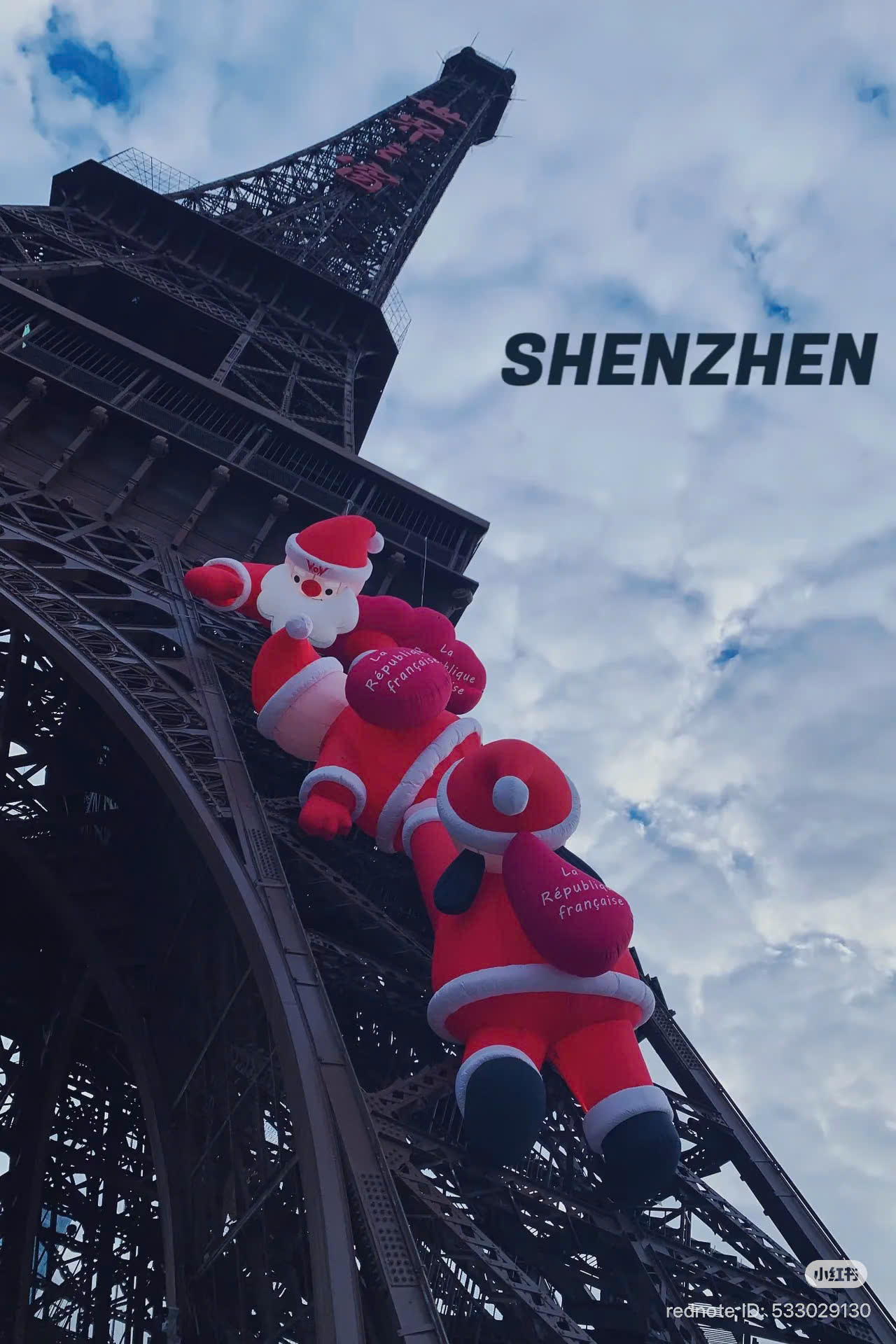3 ông noel cầm tay nhau