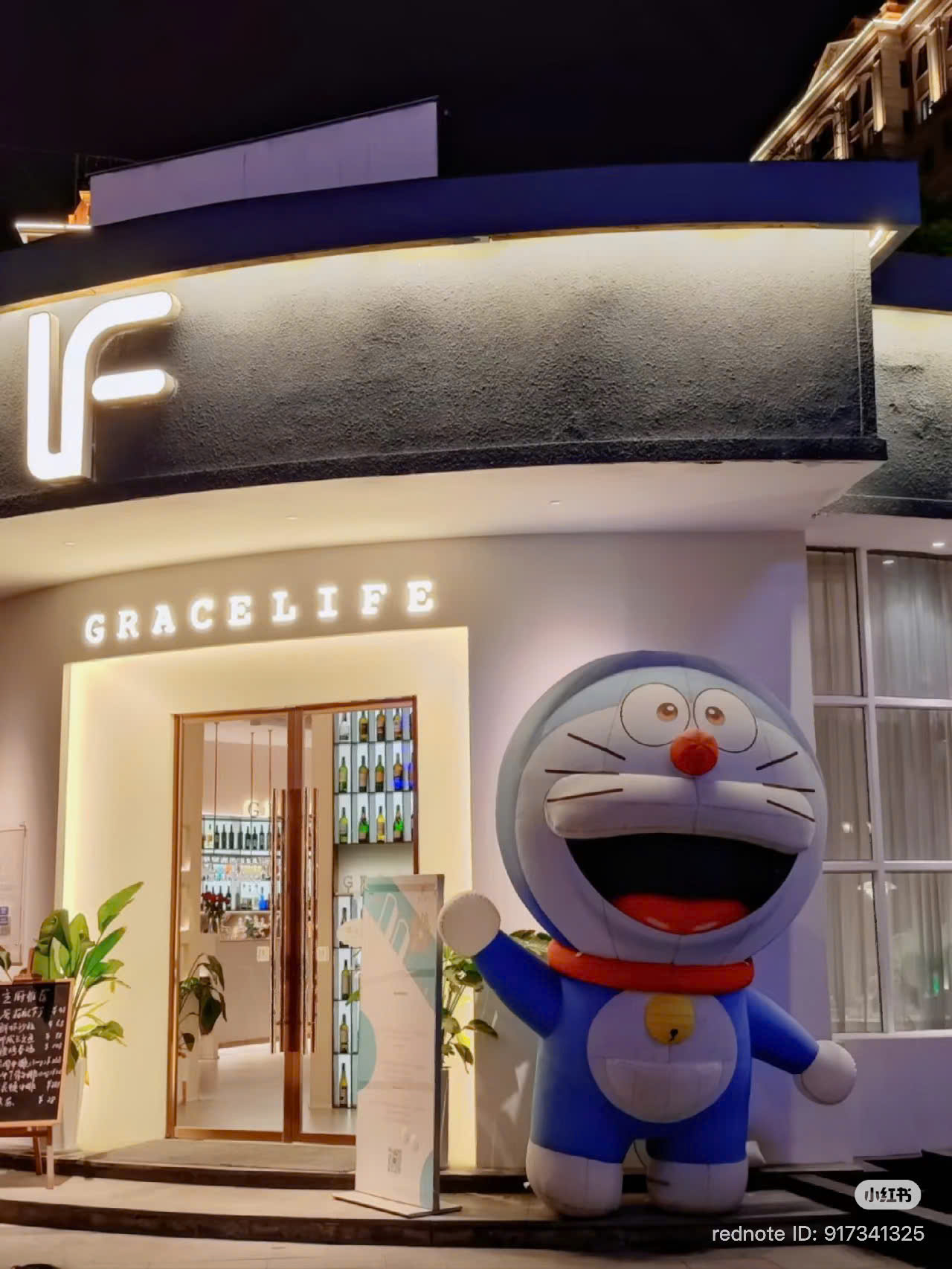 Mascot Doraemon bơm hơi